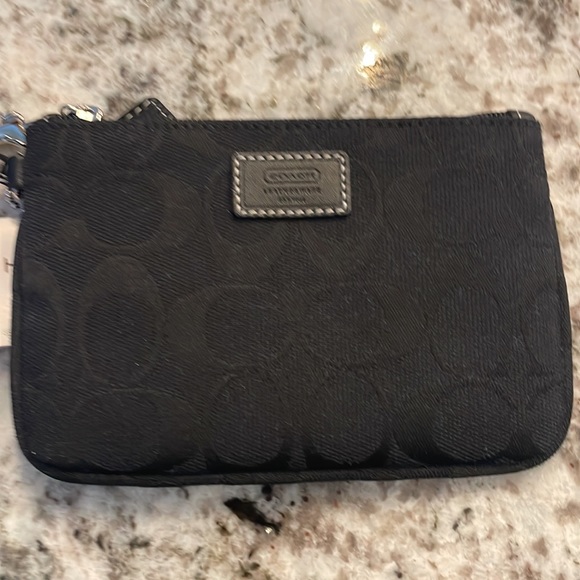 Variety of coach wallets/wristlets - Picture 4 of 7